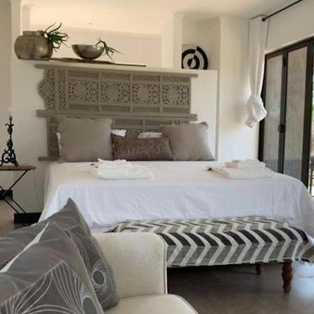 Crocodile Sands River Lodge Mbombela Екстериор снимка