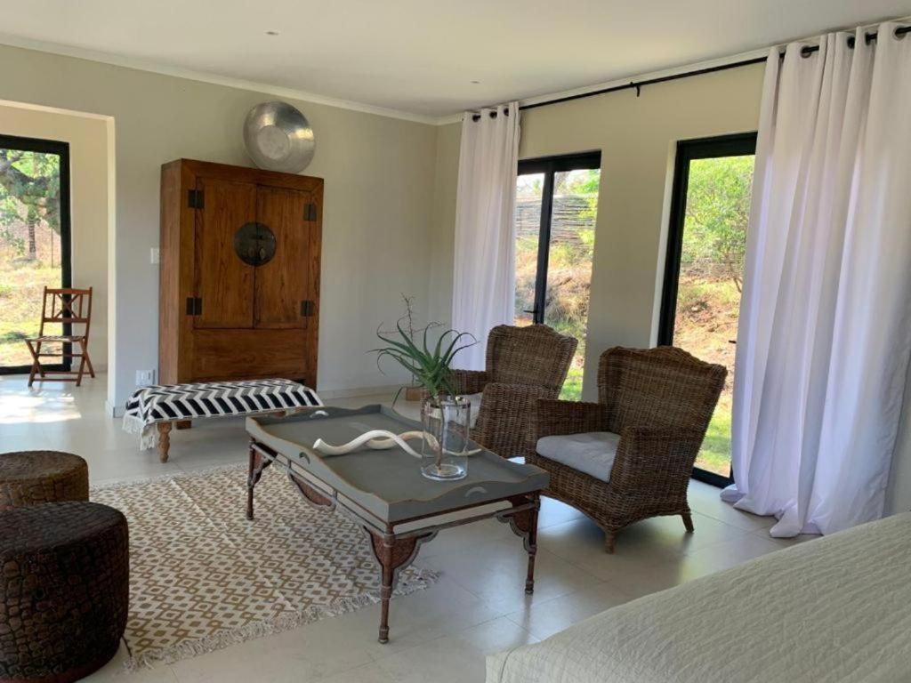 Crocodile Sands River Lodge Mbombela Екстериор снимка