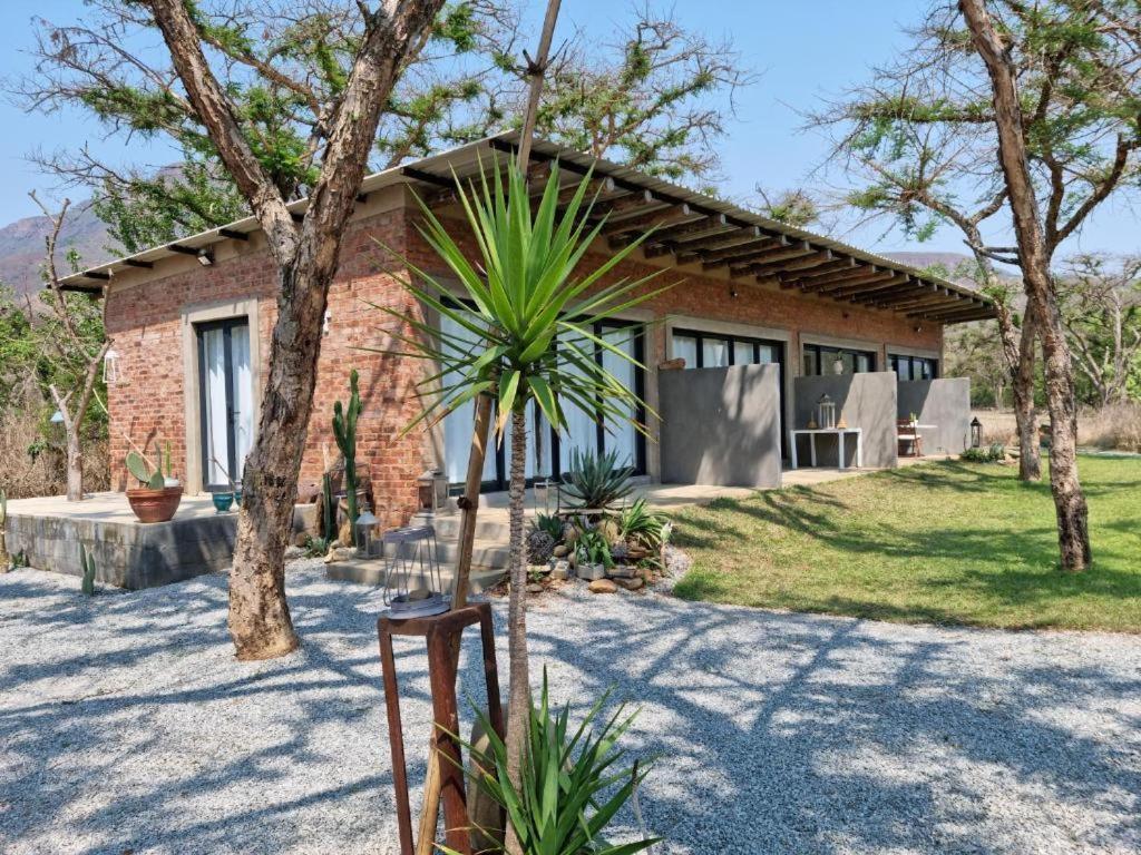 Crocodile Sands River Lodge Mbombela Екстериор снимка